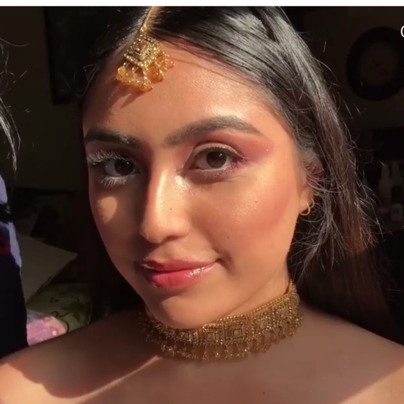 Pink and gold Tikka and necklace choker set!! - Picture 2 of 2